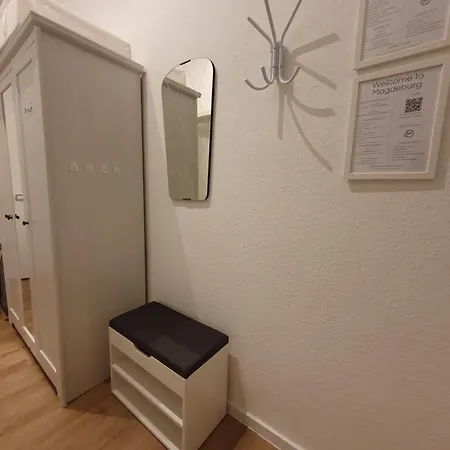 Apartmán Stilvolles Altbauapartment Mit Balkon In Uninaehe Magdeburk